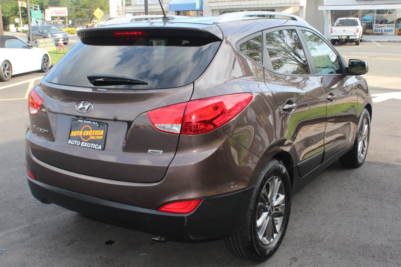 2014 Hyundai Tucson SE photo 2