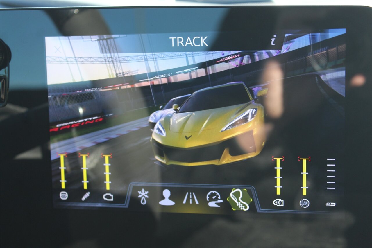 2024 Chevrolet Corvette Z06 - Photo 14 - Red Bank, NJ 07701