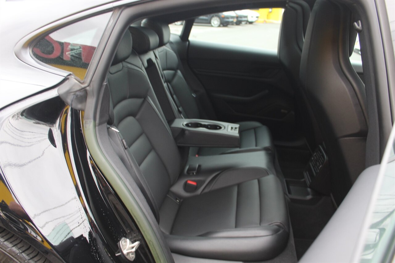 2022 Porsche Taycan - Photo 16 - Red Bank, NJ 07701