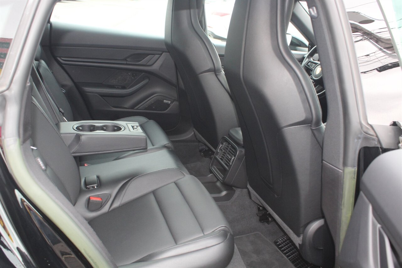 2022 Porsche Taycan - Photo 15 - Red Bank, NJ 07701