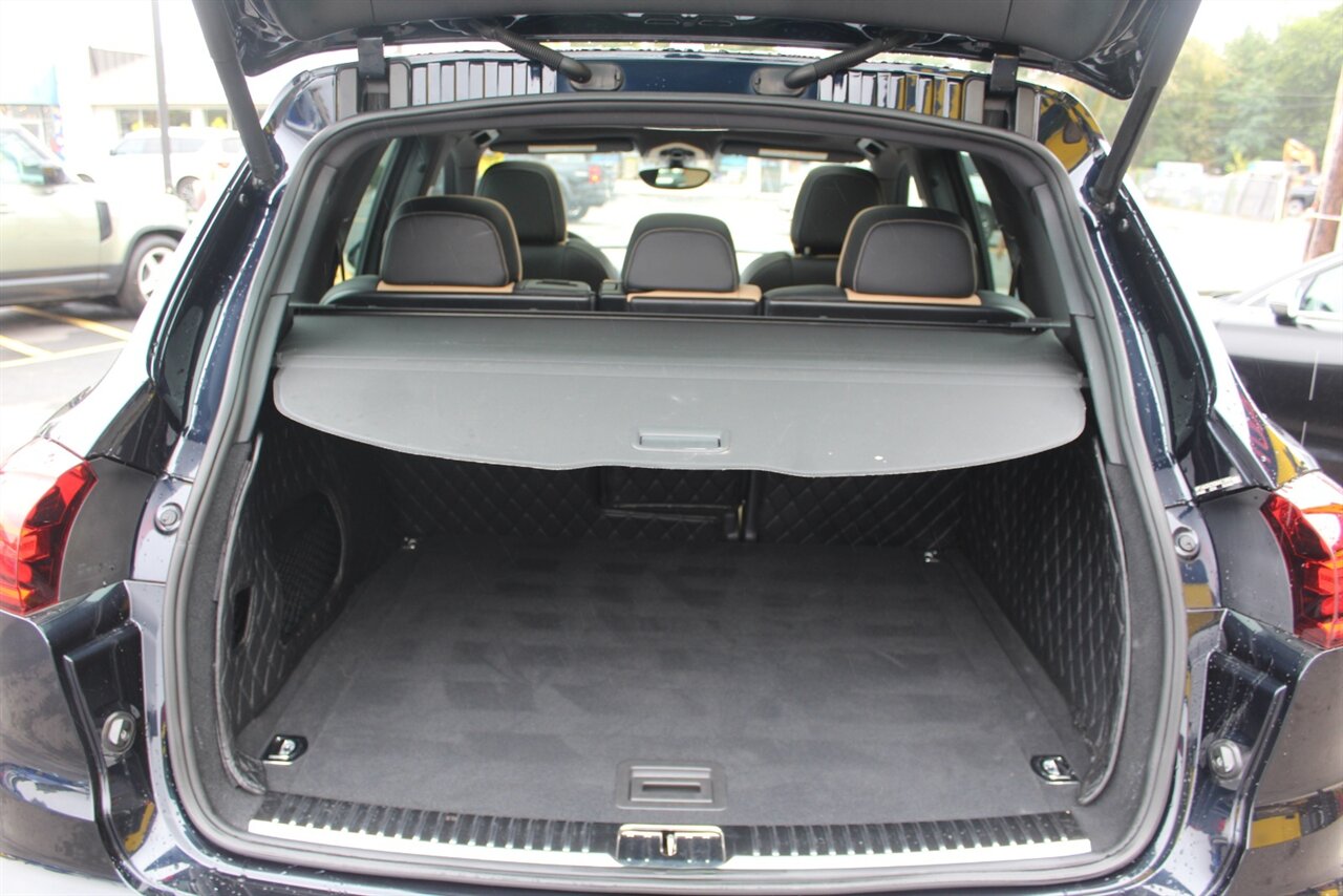 2016 Porsche Cayenne photo 21