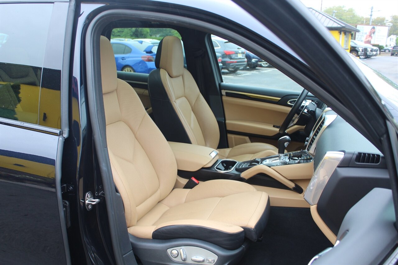 2016 Porsche Cayenne photo 15