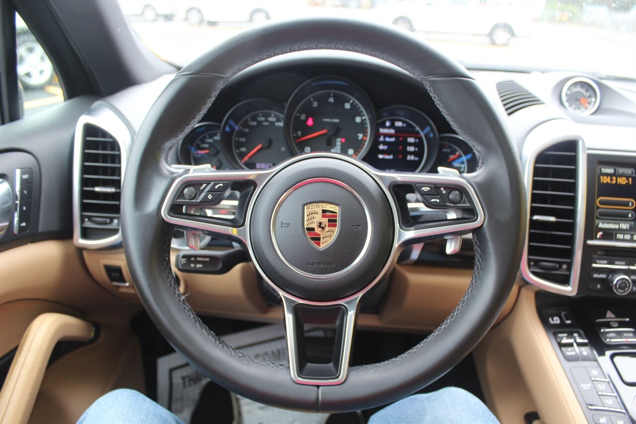 2016 Porsche Cayenne photo 5