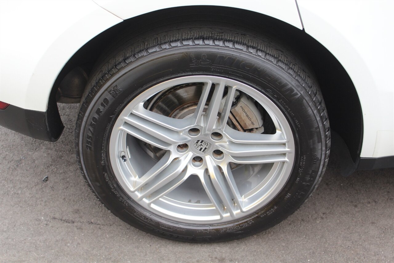 2016 Porsche Macan S - Photo 24 - Red Bank, NJ 07701