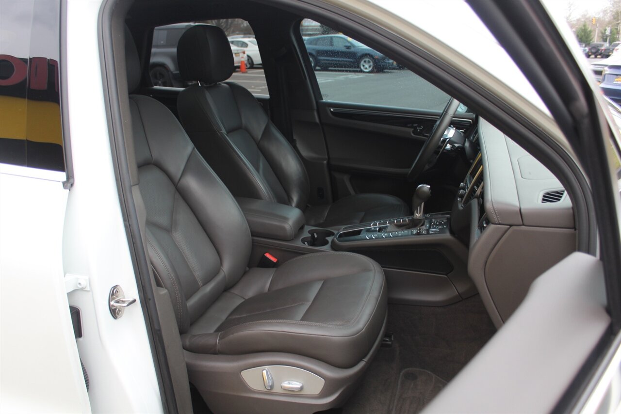 2016 Porsche Macan S - Photo 13 - Red Bank, NJ 07701