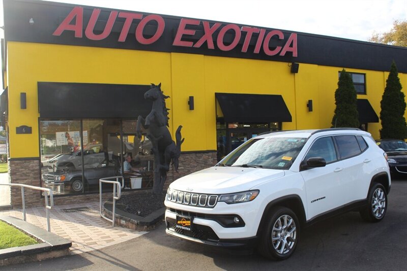 2022 Jeep Compass Latitude Lux  