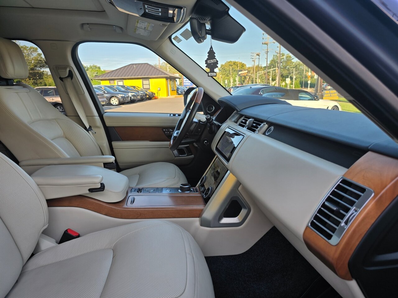 2019 Land Rover Range Rover Supercharged - Photo 22 - Red Bank, NJ 07701