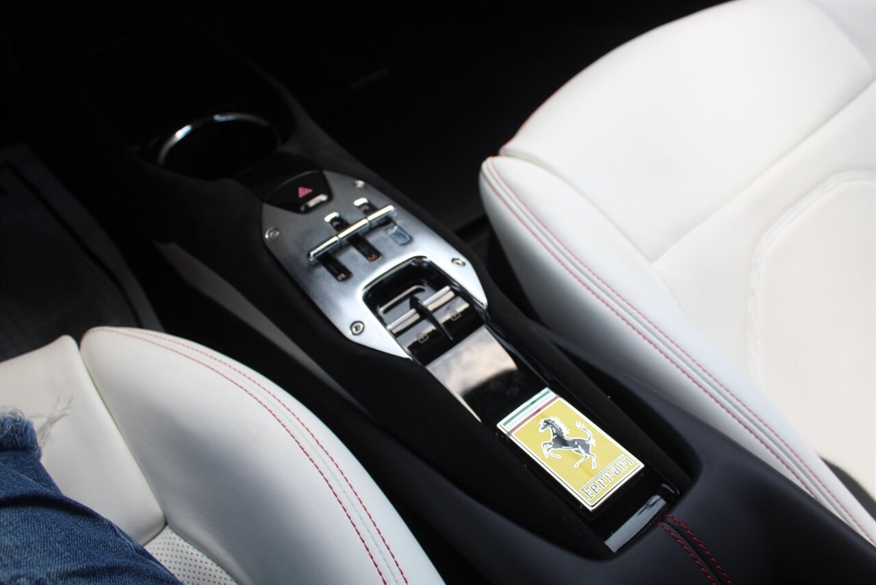2024 Ferrari 296 GTB - Photo 12 - Red Bank, NJ 07701