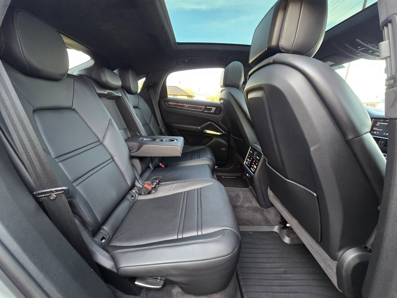 2020 Porsche Cayenne Turbo Coupe - Photo 18 - Red Bank, NJ 07701