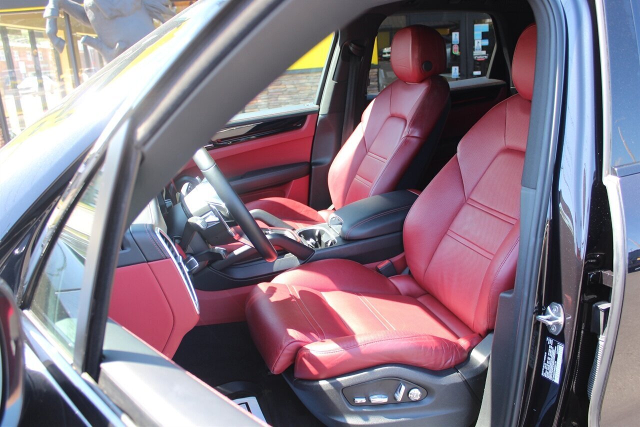 2019 Porsche Cayenne - Photo 14 - Red Bank, NJ 07701