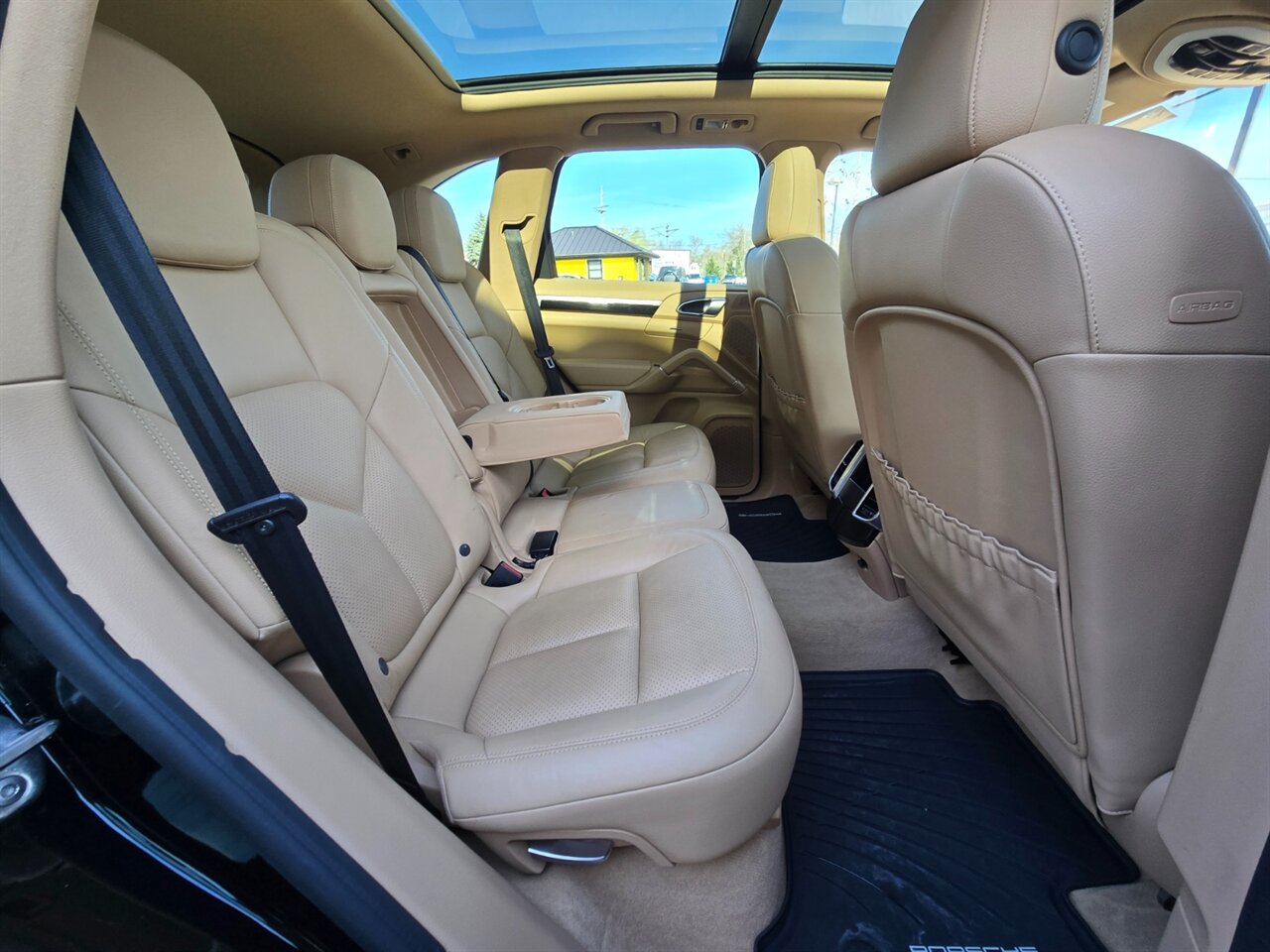 2016 Porsche Cayenne - Photo 16 - Red Bank, NJ 07701
