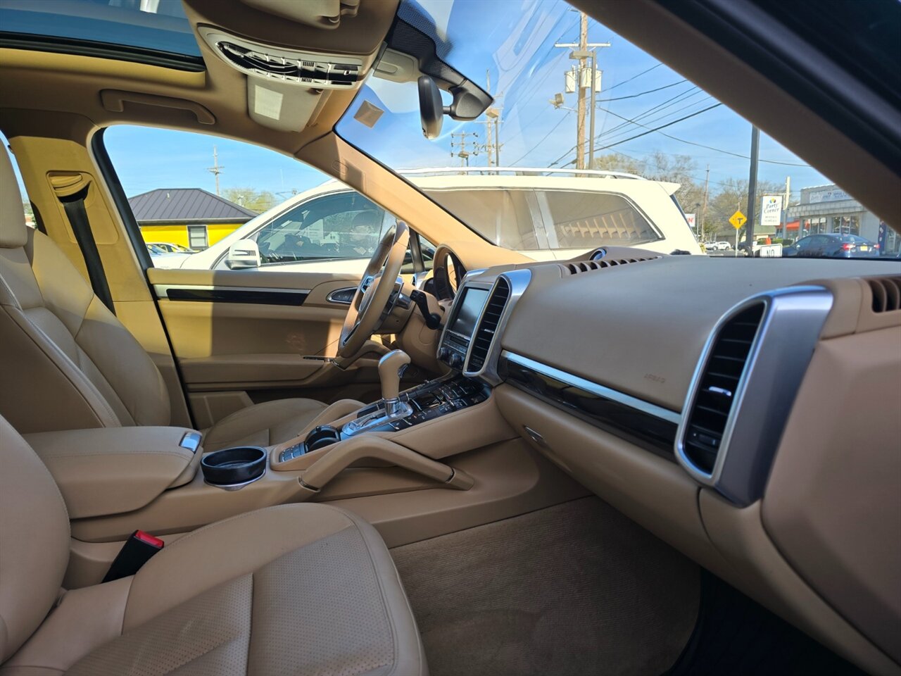2016 Porsche Cayenne - Photo 18 - Red Bank, NJ 07701