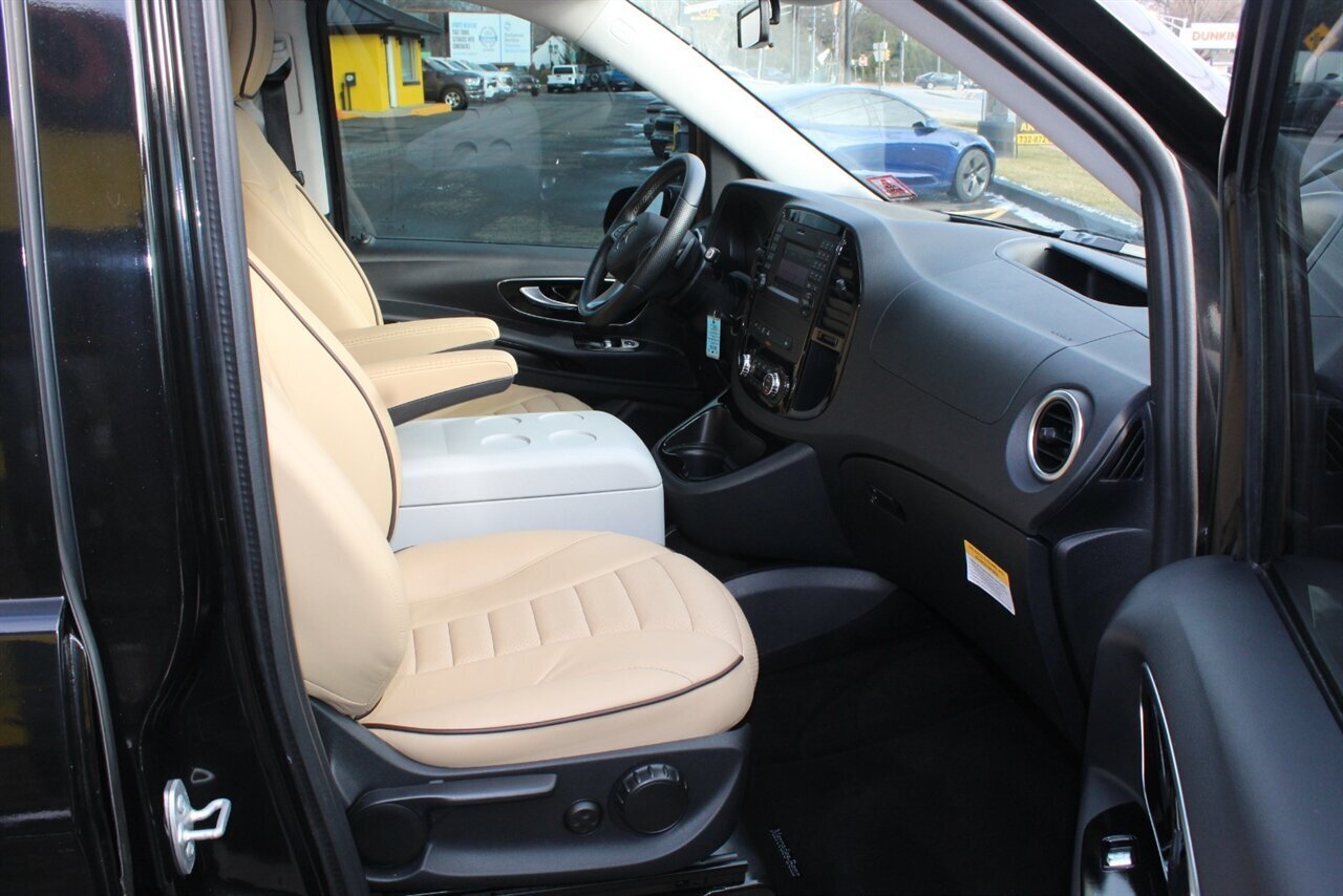 2019 Mercedes-Benz Metris Executive - Photo 7 - Red Bank, NJ 07701