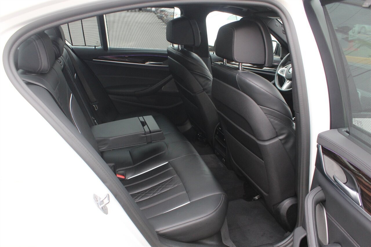 2020 BMW M550i xDrive - Photo 24 - Red Bank, NJ 07701