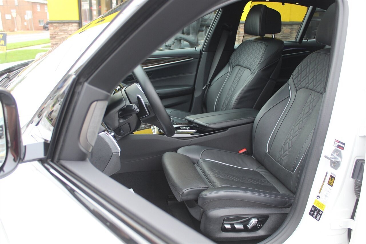2020 BMW M550i xDrive - Photo 21 - Red Bank, NJ 07701