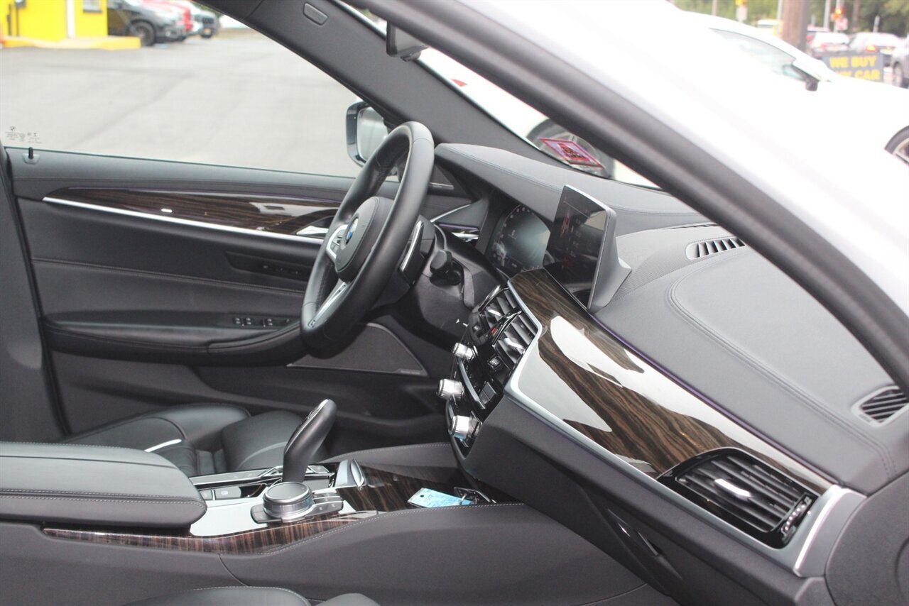 2020 BMW M550i xDrive - Photo 27 - Red Bank, NJ 07701