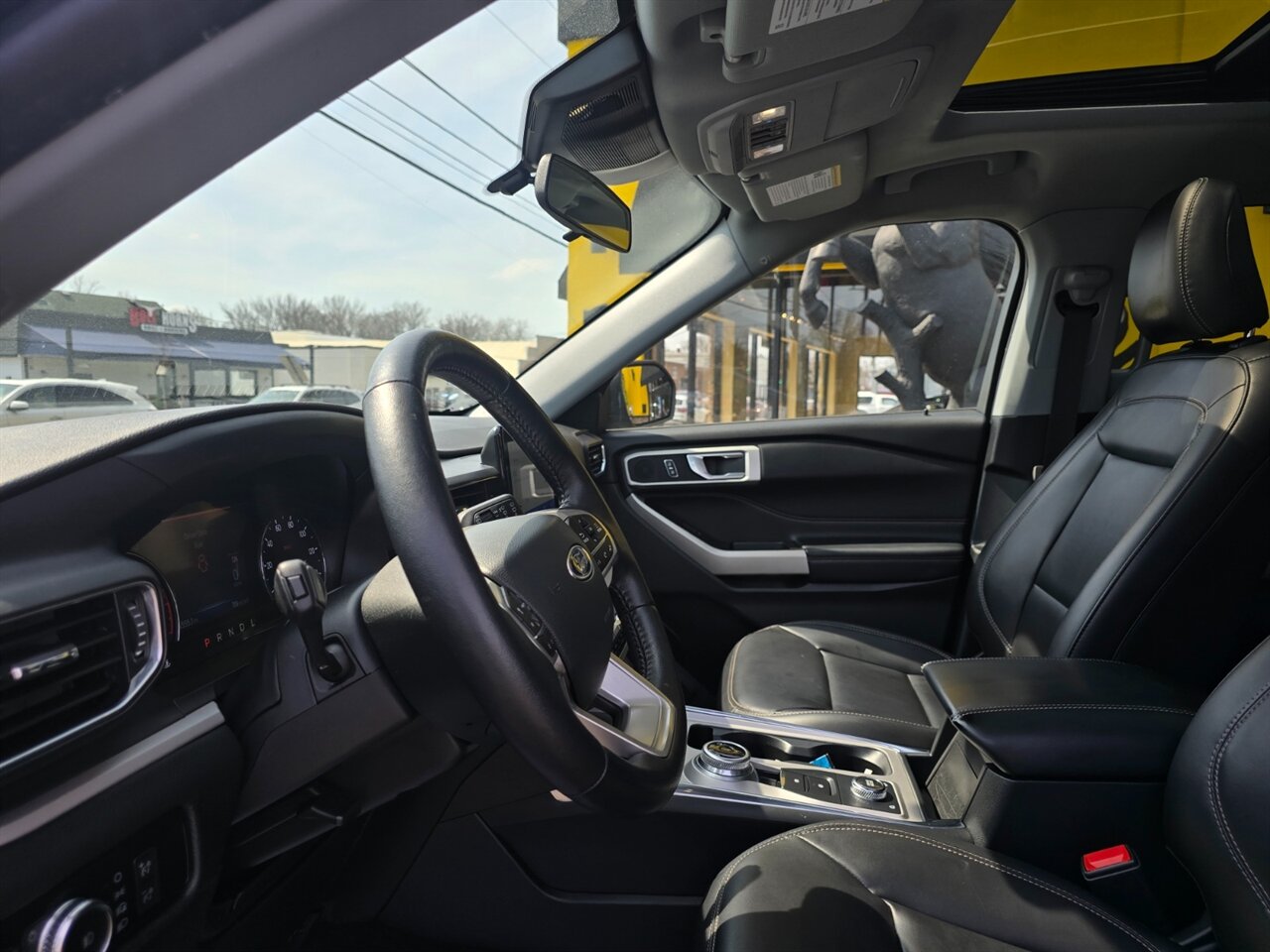 2022 Ford Explorer XLT - Photo 18 - Red Bank, NJ 07701