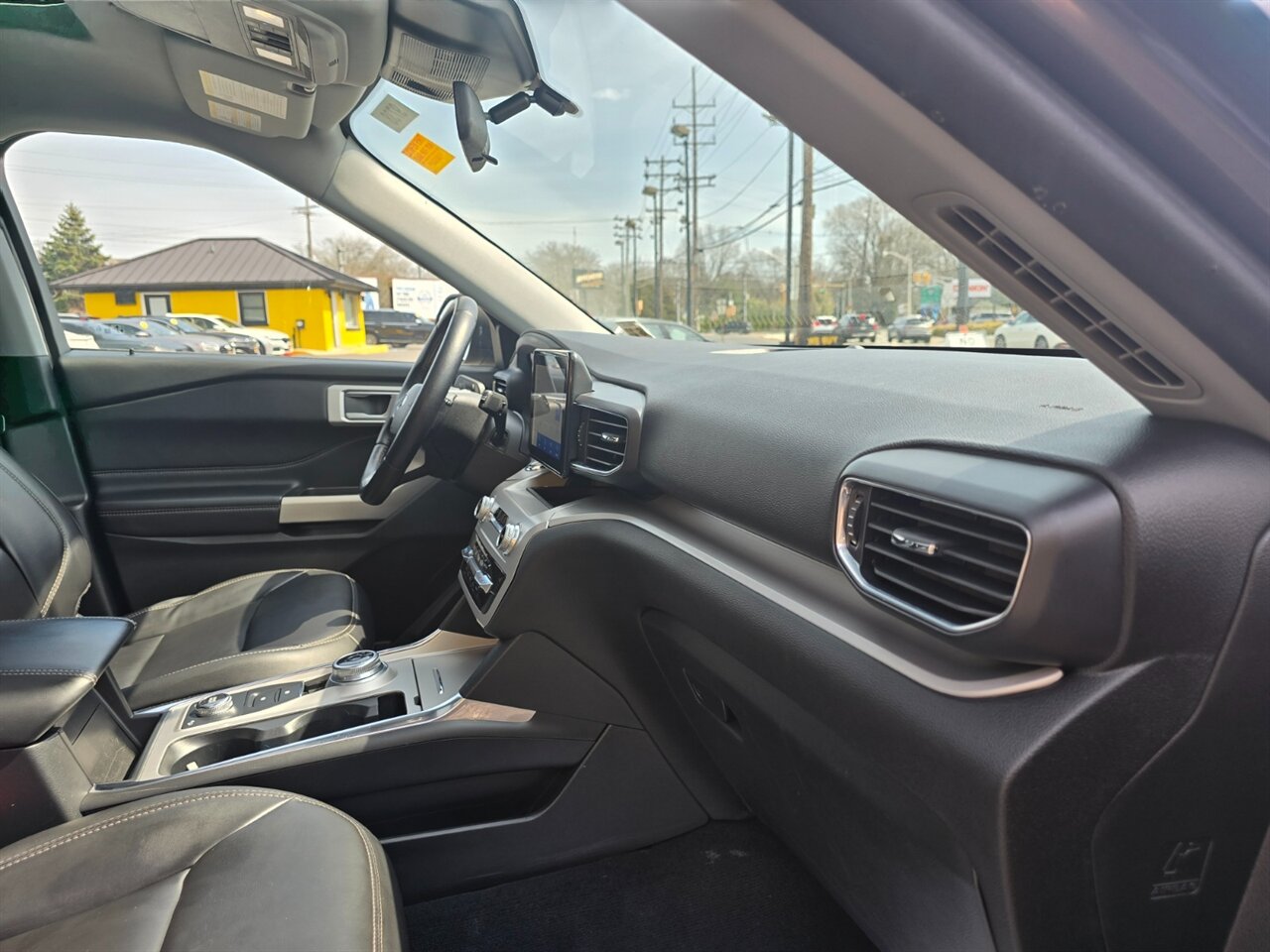 2022 Ford Explorer XLT - Photo 19 - Red Bank, NJ 07701