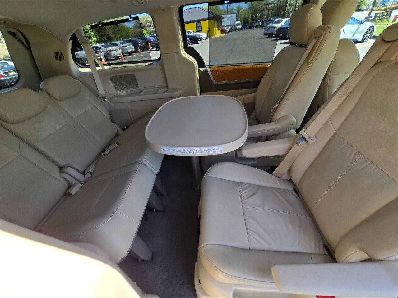 2008 Chrysler Town & Country Limited - Photo 16 - Red Bank, NJ 07701