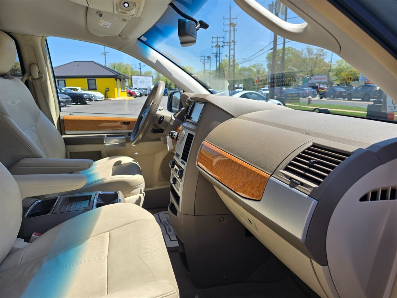2008 Chrysler Town & Country Limited - Photo 19 - Red Bank, NJ 07701