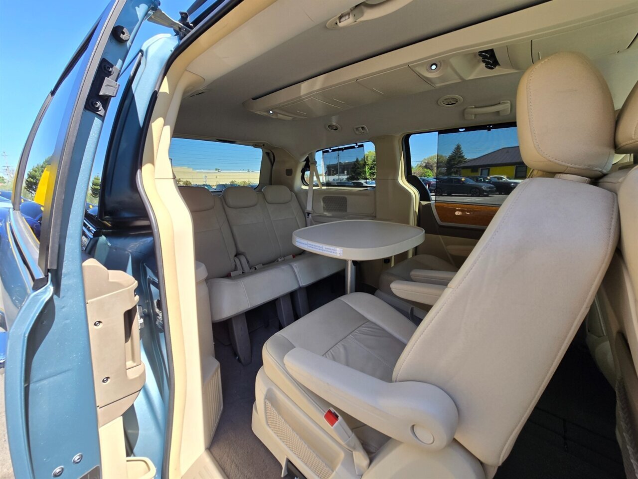 2008 Chrysler Town & Country Limited - Photo 15 - Red Bank, NJ 07701