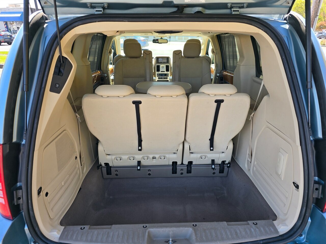 2008 Chrysler Town & Country Limited - Photo 20 - Red Bank, NJ 07701