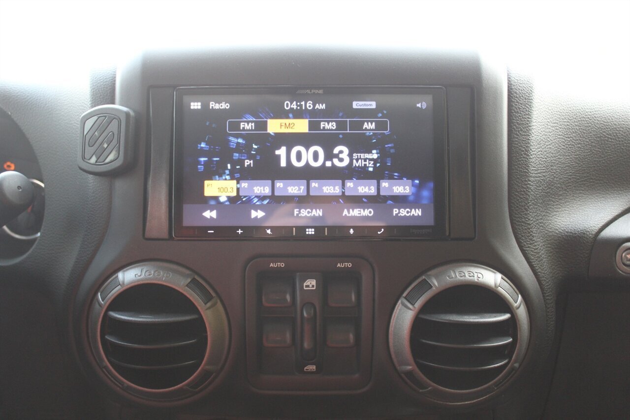 2017 Jeep Wrangler Unlimited Sport S - Photo 7 - Red Bank, NJ 07701