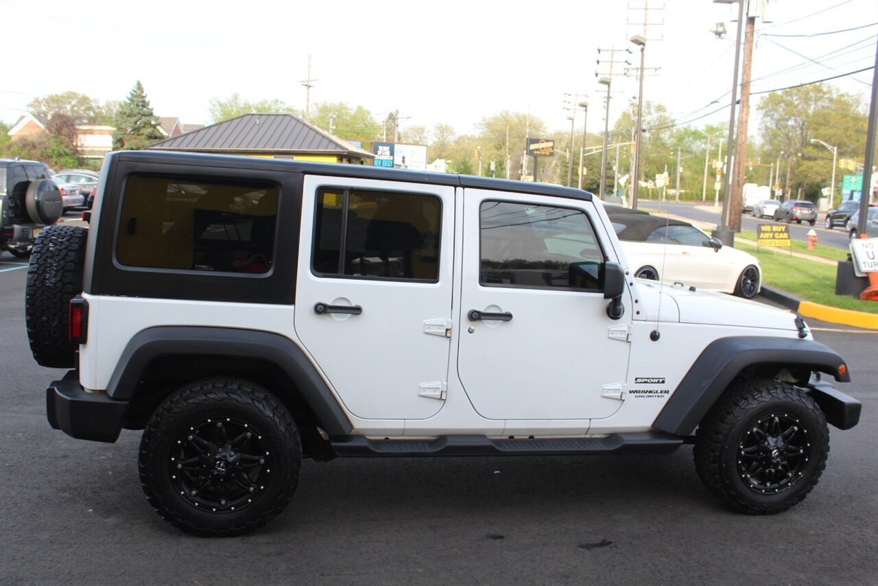 2017 Jeep Wrangler Unlimited Sport S - Photo 22 - Red Bank, NJ 07701
