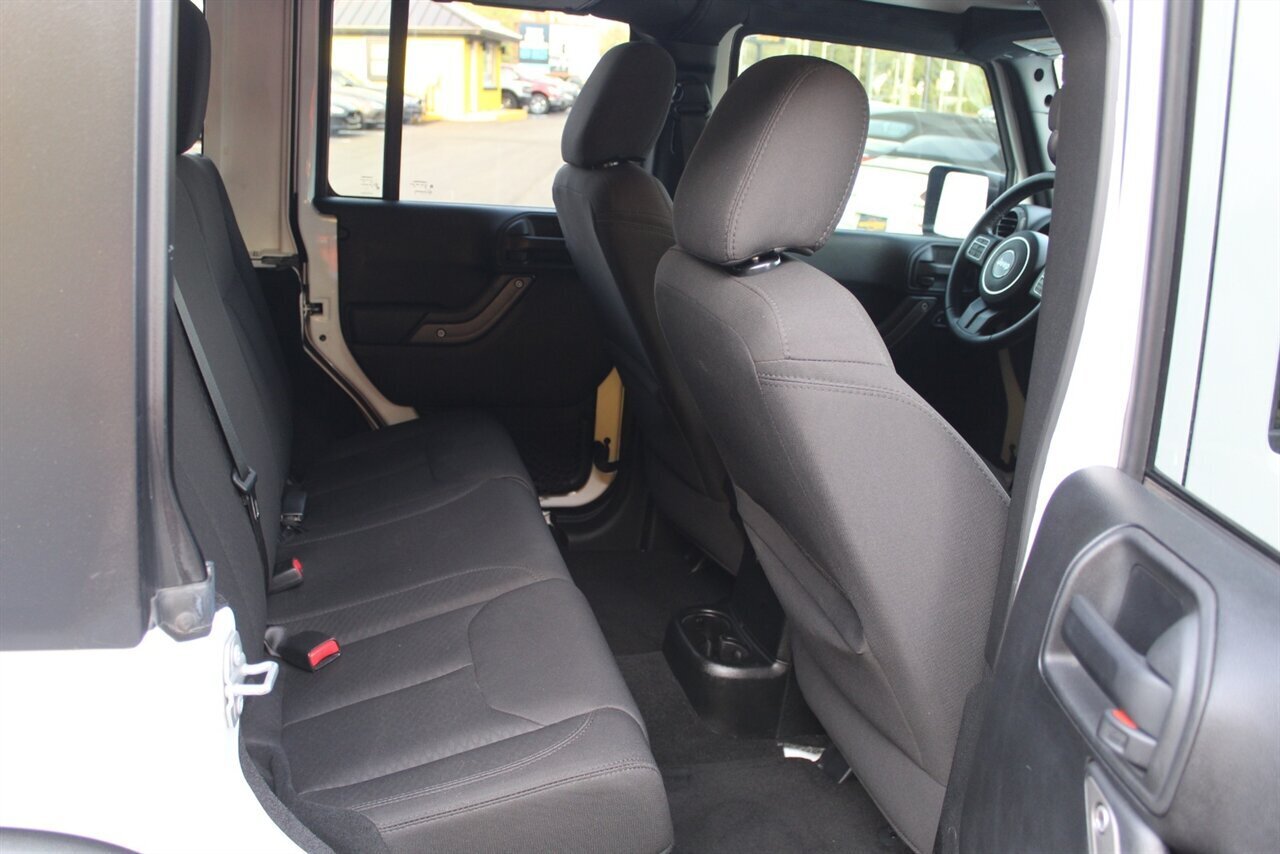 2017 Jeep Wrangler Unlimited Sport S - Photo 14 - Red Bank, NJ 07701