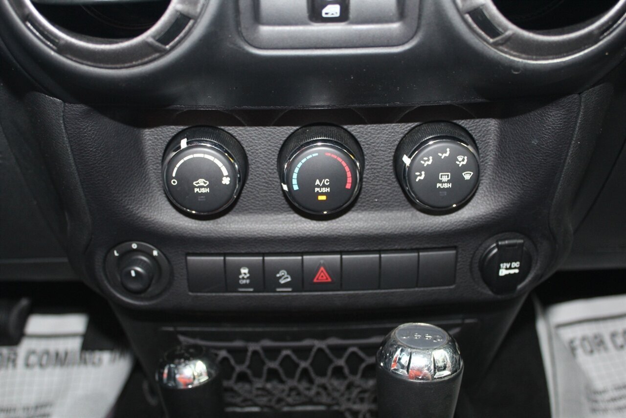 2017 Jeep Wrangler Unlimited Sport S - Photo 8 - Red Bank, NJ 07701