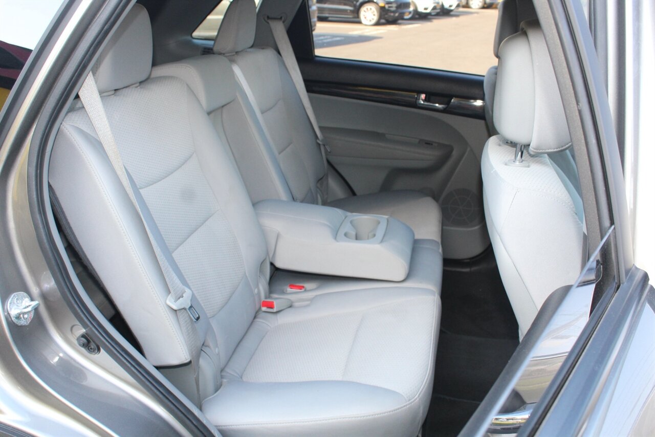 2011 Kia Sorento LX - Photo 13 - Red Bank, NJ 07701