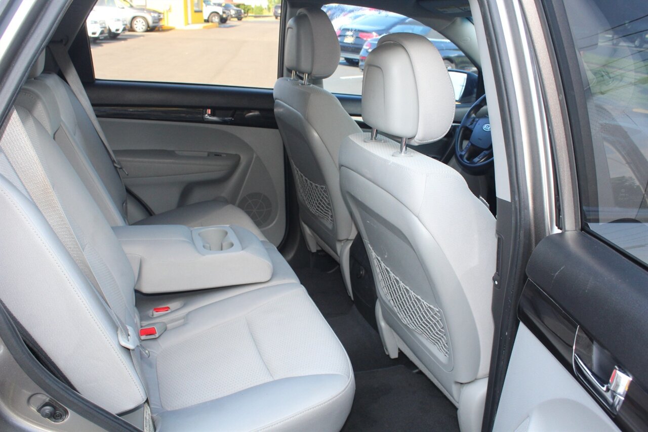 2011 Kia Sorento LX - Photo 12 - Red Bank, NJ 07701