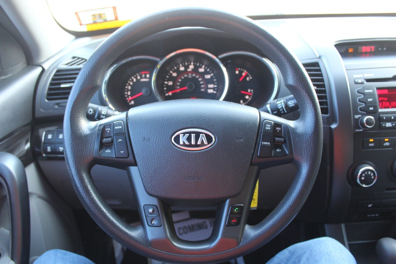 2011 Kia Sorento LX - Photo 6 - Red Bank, NJ 07701
