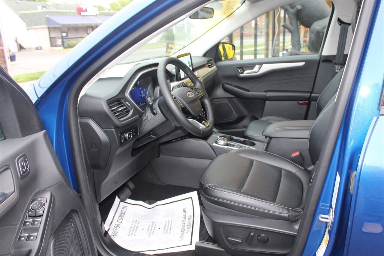 2022 Ford Escape Plug-In Hybrid SEL - Photo 11 - Red Bank, NJ 07701