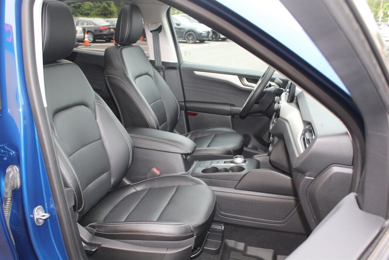 2022 Ford Escape Plug-In Hybrid SEL - Photo 14 - Red Bank, NJ 07701