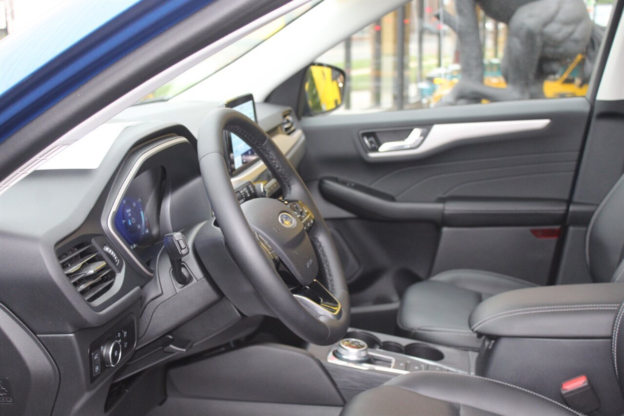 2022 Ford Escape Plug-In Hybrid SEL - Photo 17 - Red Bank, NJ 07701