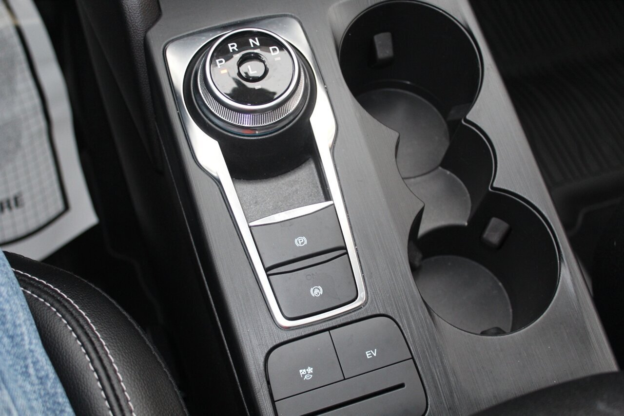 2022 Ford Escape Plug-In Hybrid SEL - Photo 9 - Red Bank, NJ 07701