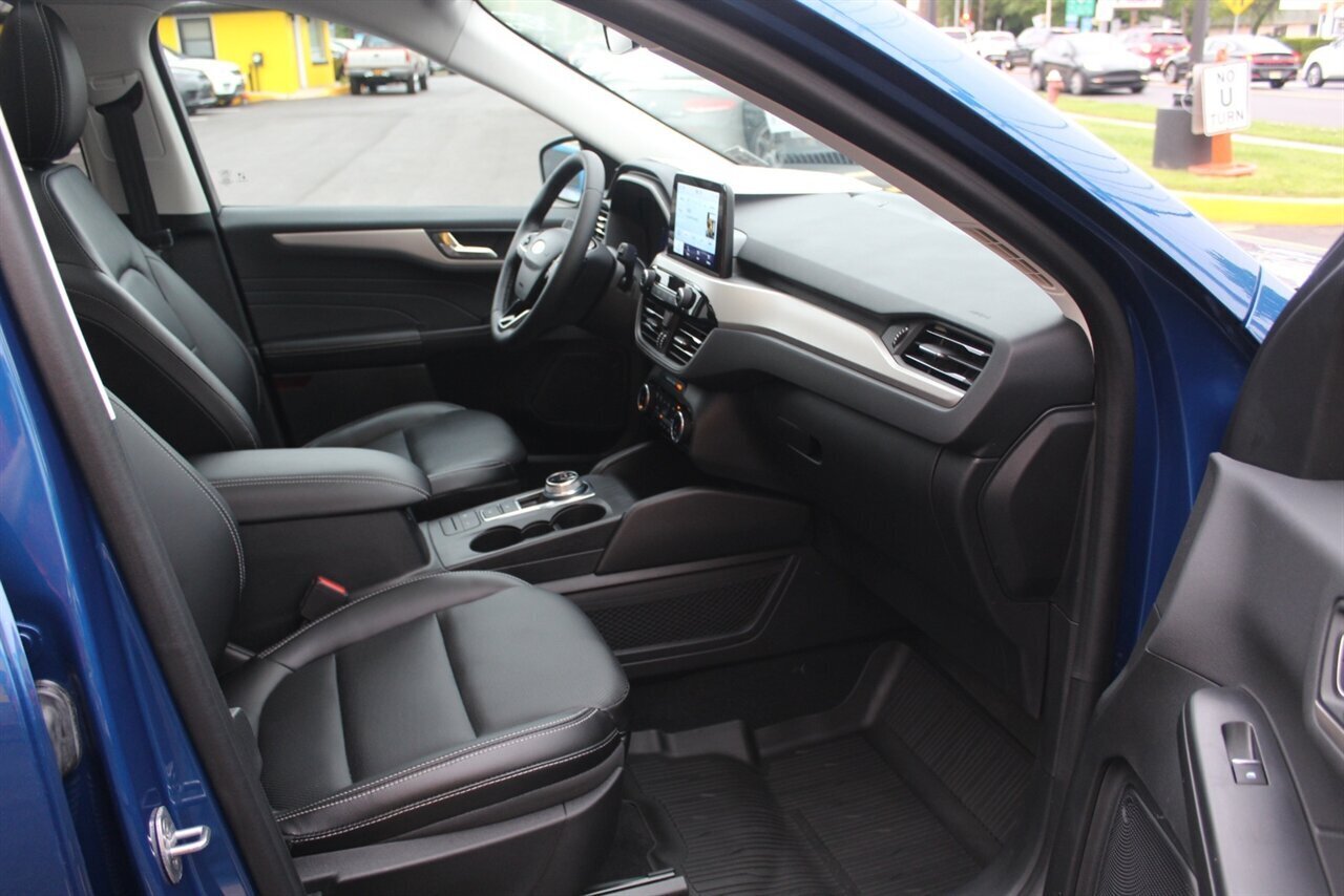 2022 Ford Escape Plug-In Hybrid SEL - Photo 13 - Red Bank, NJ 07701