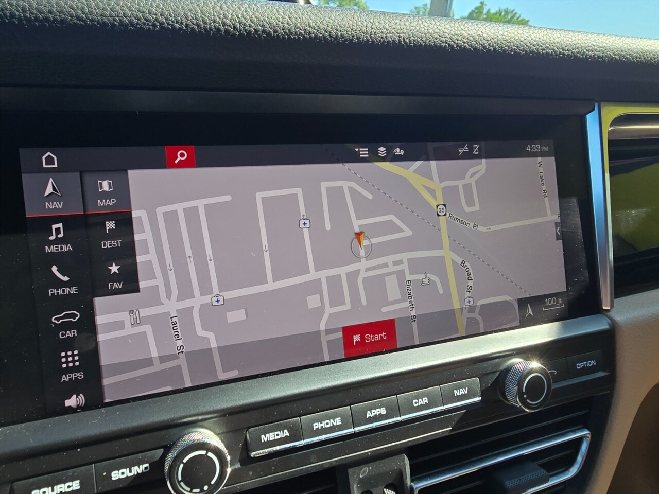 2021 Porsche Macan - Photo 10 - Red Bank, NJ 07701