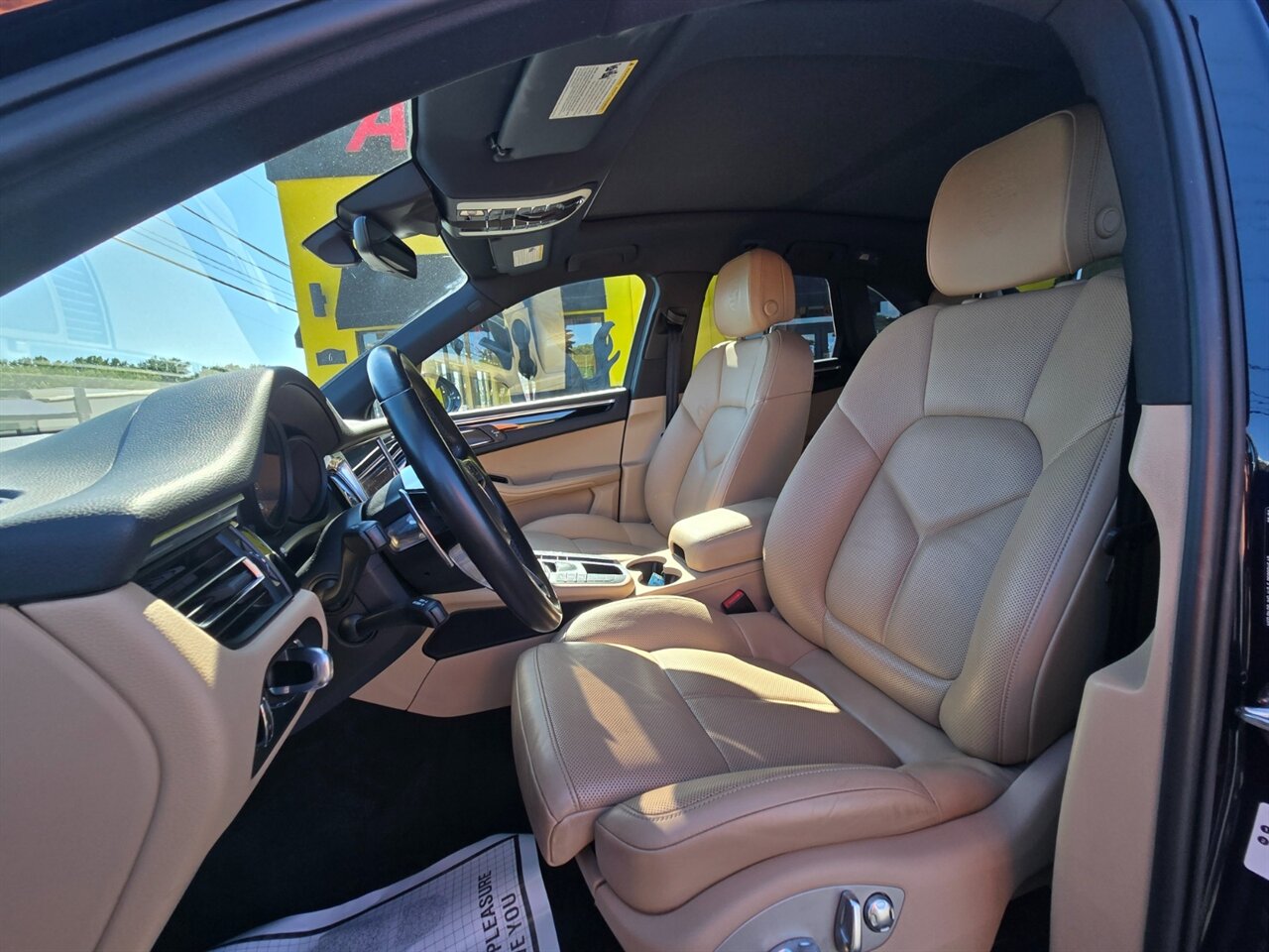 2021 Porsche Macan - Photo 13 - Red Bank, NJ 07701
