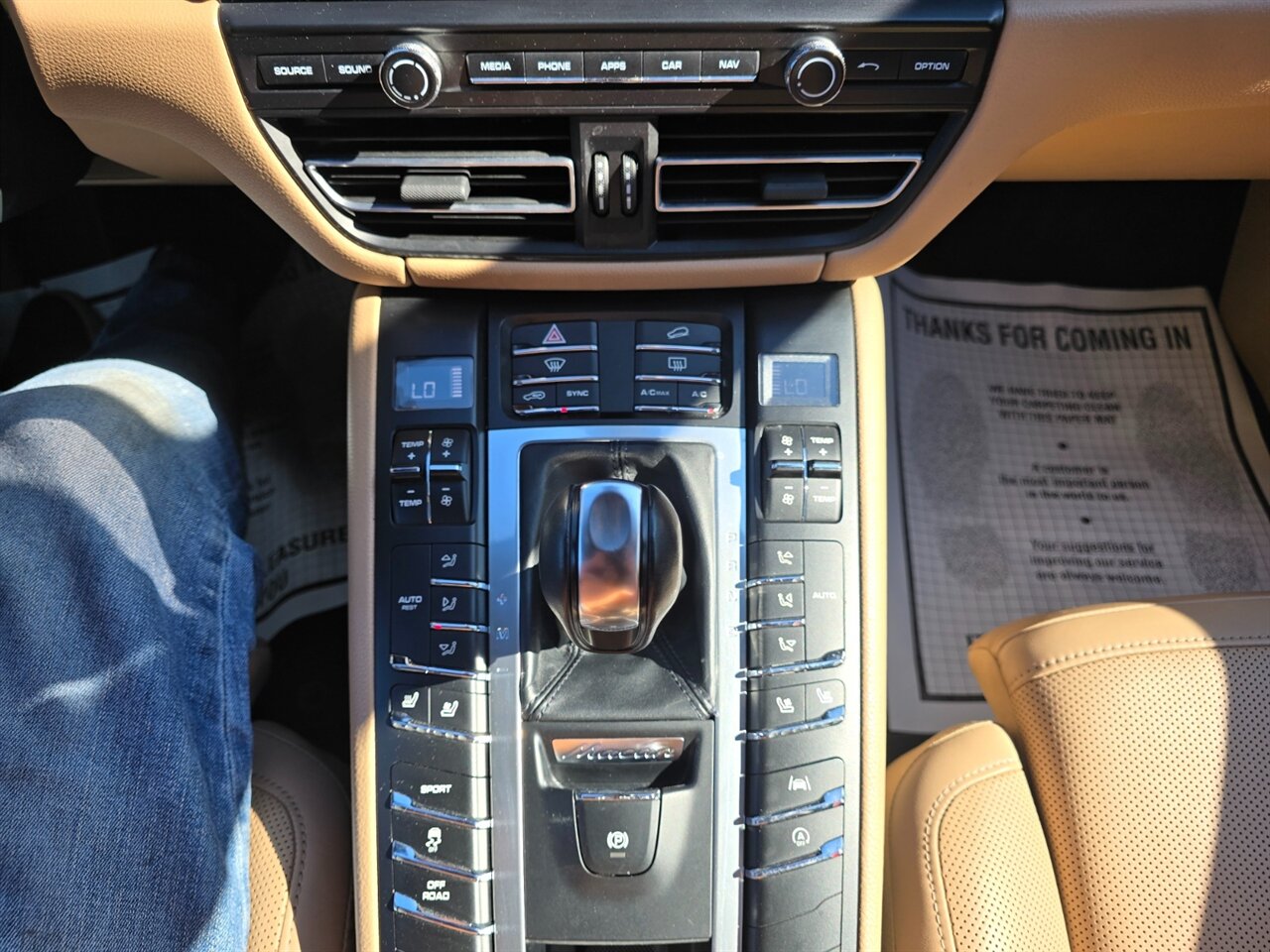 2021 Porsche Macan - Photo 8 - Red Bank, NJ 07701