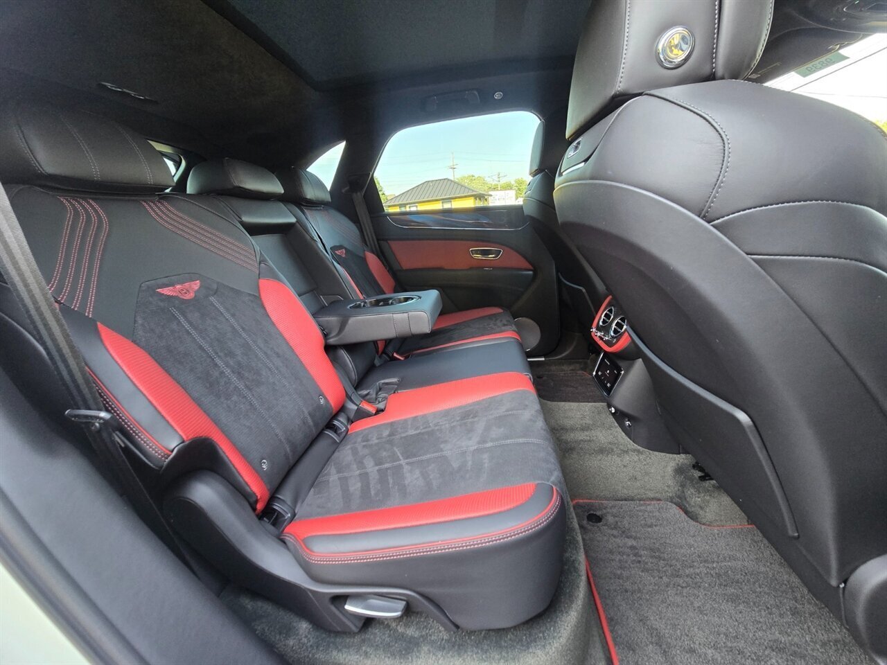 2022 Bentley Bentayga S V8 - Photo 30 - Red Bank, NJ 07701