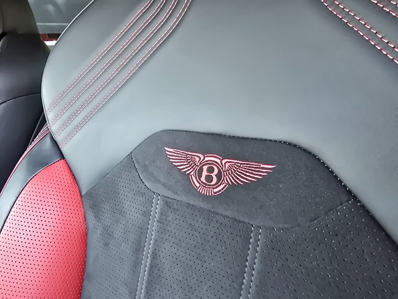 2022 Bentley Bentayga S V8 - Photo 22 - Red Bank, NJ 07701