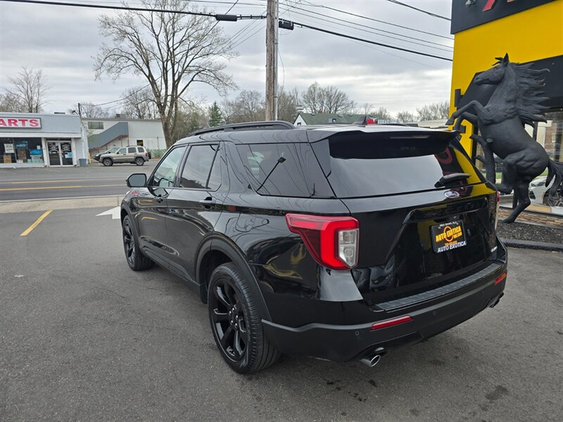 2023 Ford Explorer ST-Line  