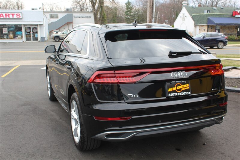 2022 Audi Q8 quattro Premium Plus 55 TFSI  