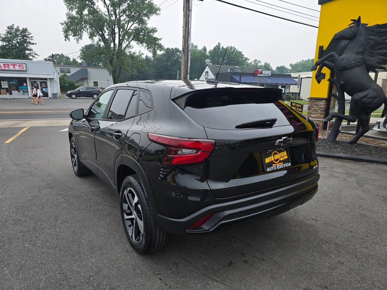 2024 Chevrolet Trax RS - Photo 2 - Red Bank, NJ 07701