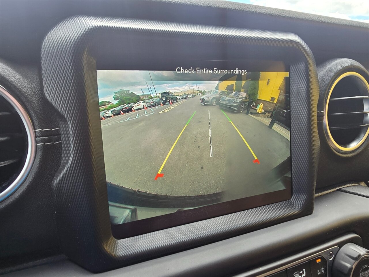 2021 Jeep Wrangler Unlimited Sahara - Photo 10 - Red Bank, NJ 07701