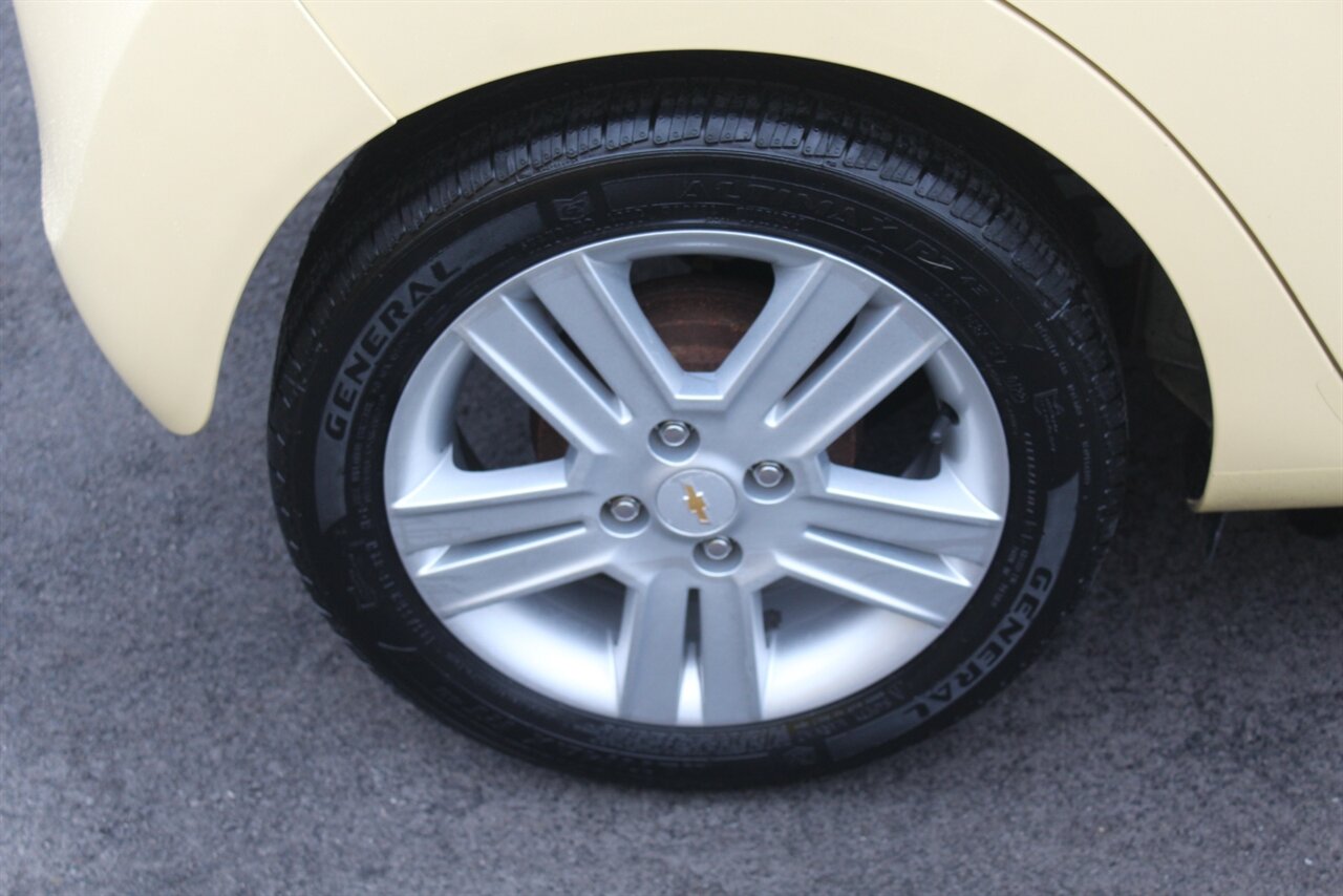 2013 Chevrolet Spark LS photo 20