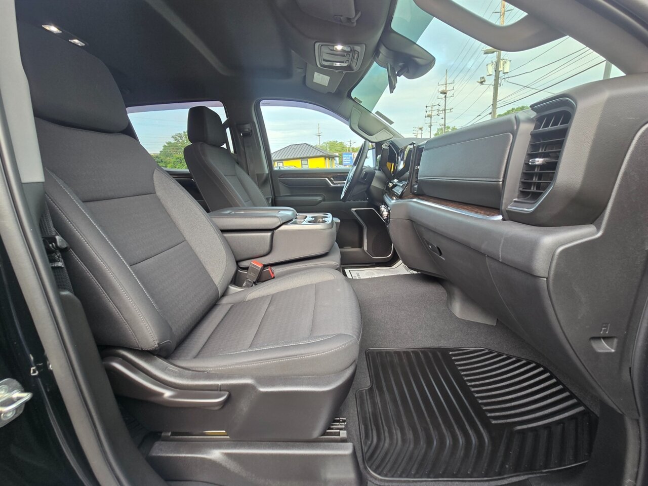 2022 GMC Sierra 1500 SLE - Photo 12 - Red Bank, NJ 07701