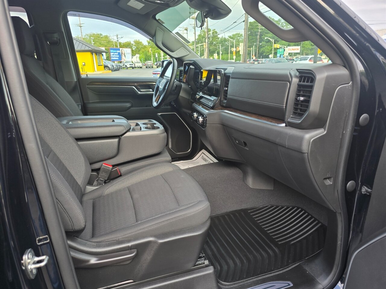 2022 GMC Sierra 1500 SLE - Photo 11 - Red Bank, NJ 07701